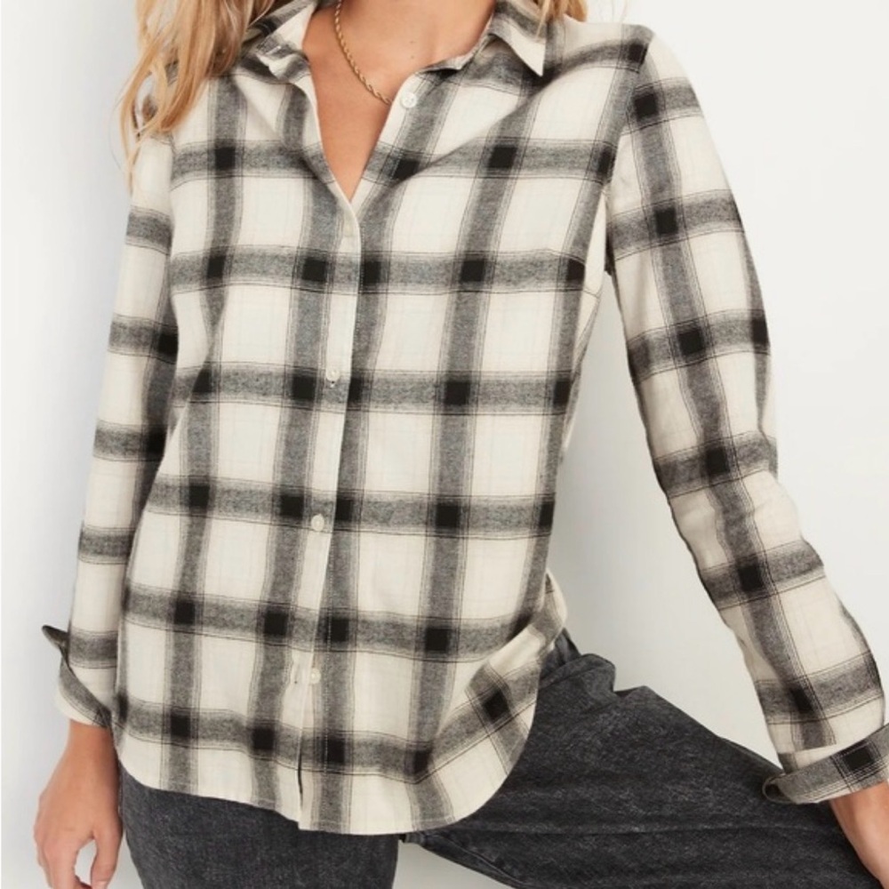 Old Navy Size L Long-Sleeve Plaid Flannel Shirt
